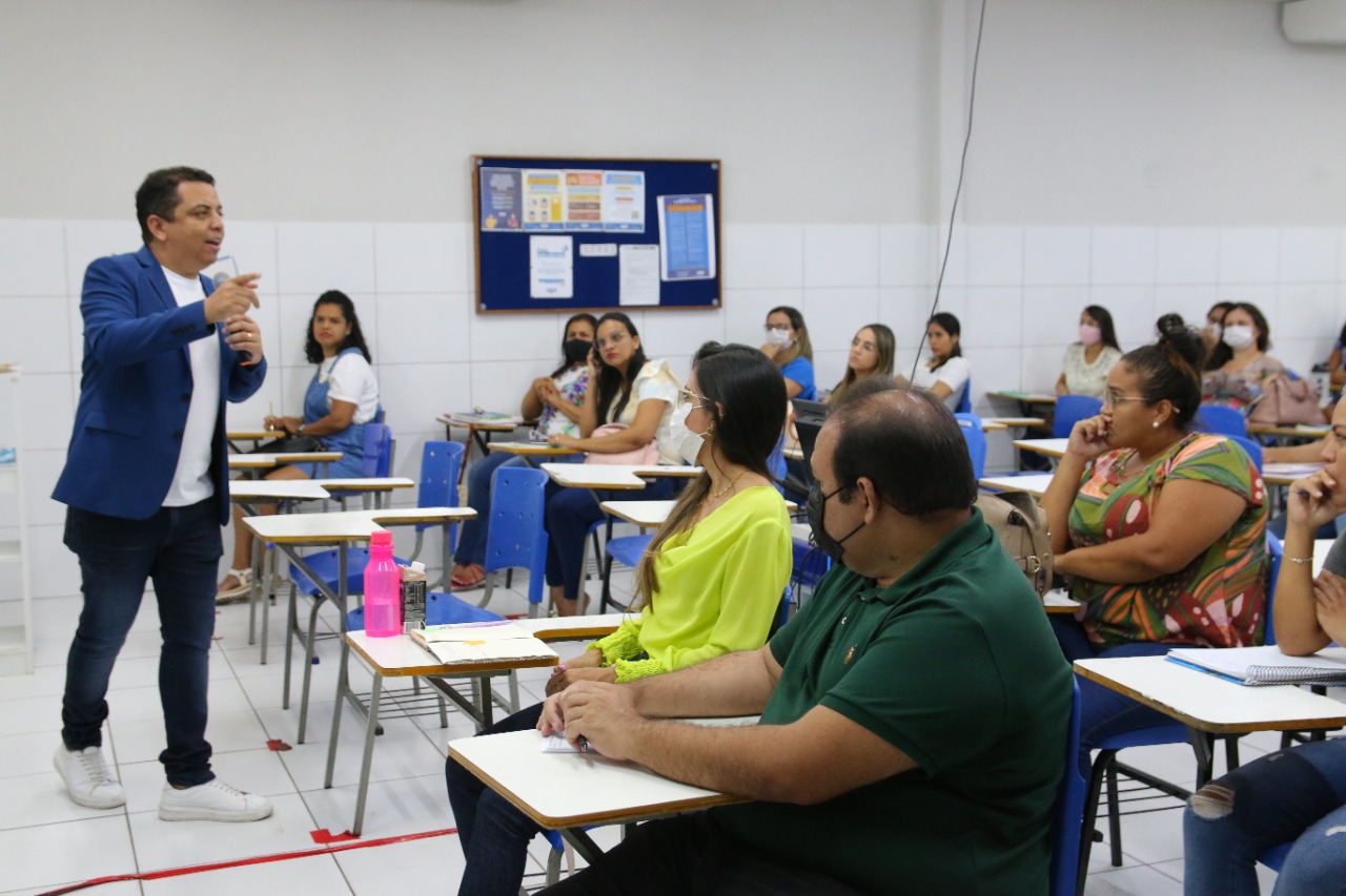 Conheça melhor o  CEV Concursos